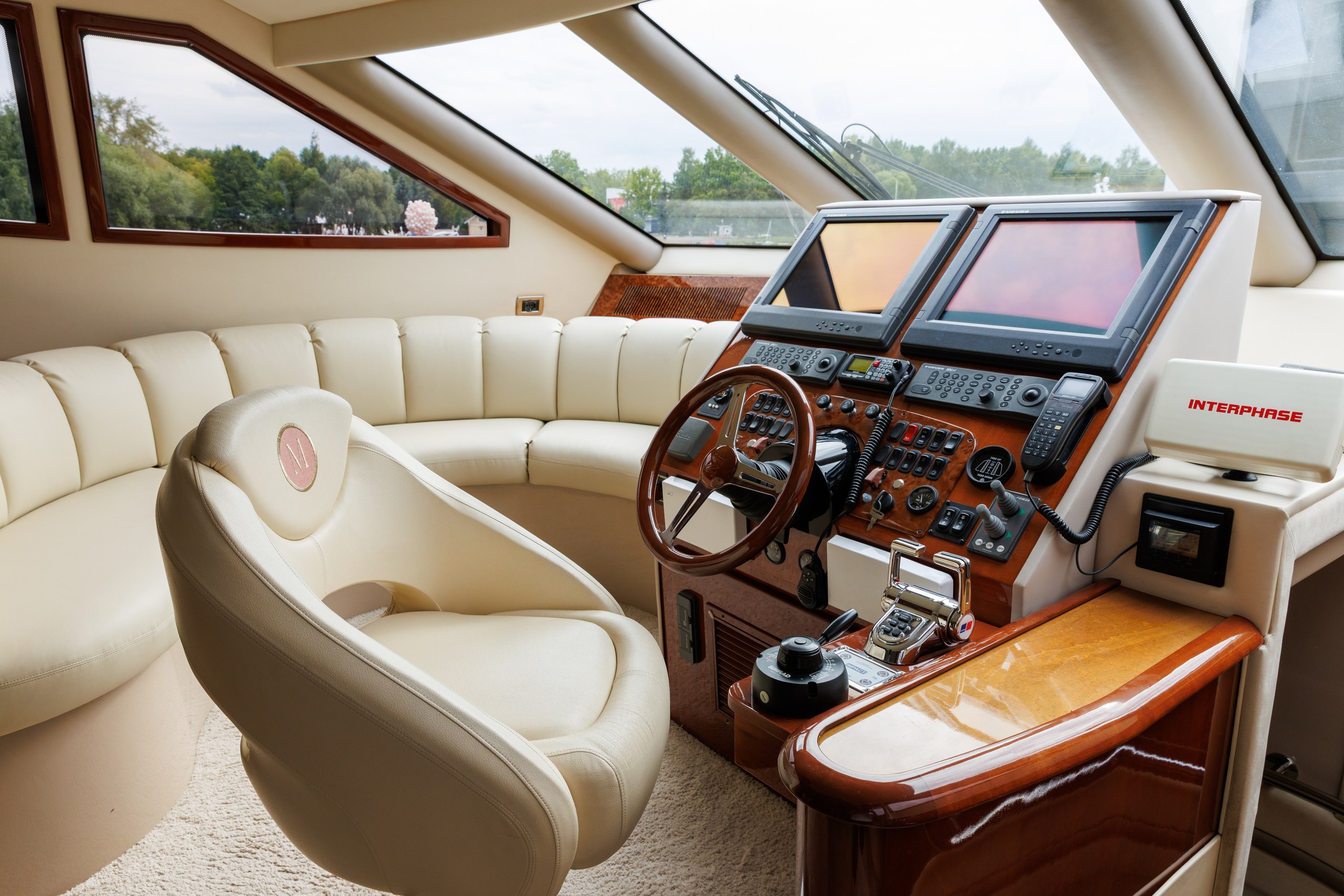 MARQUIS 690